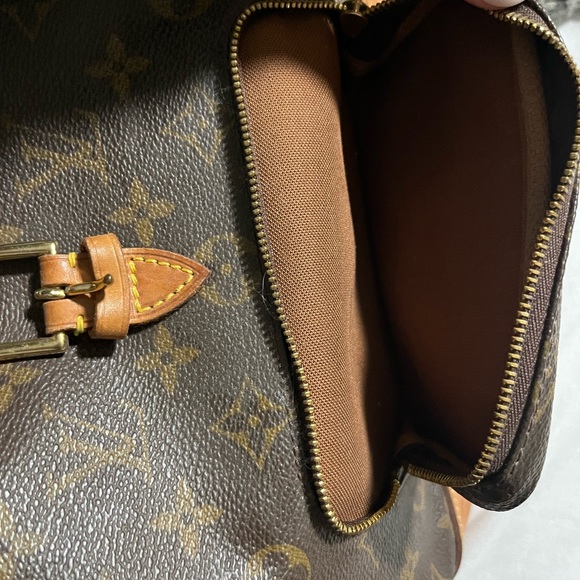 Louis Vuitton Monogram canvas Montsouris MM backpack. - Picture 4 of 5